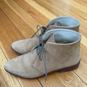 Nisolo Isa tan leather lace up boot